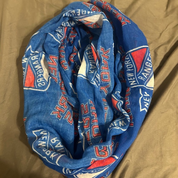 {NEW YORK RANGERS} Infinity Scarf - Picture 5 of 5